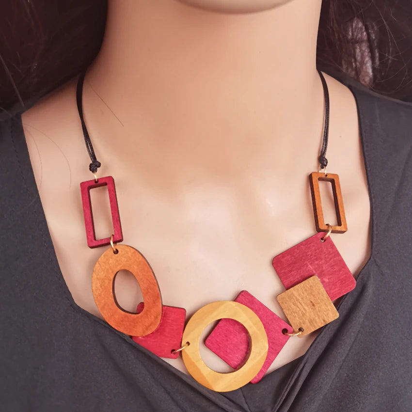 LEBLON WOODEN GEOMETRIC NECKLACE