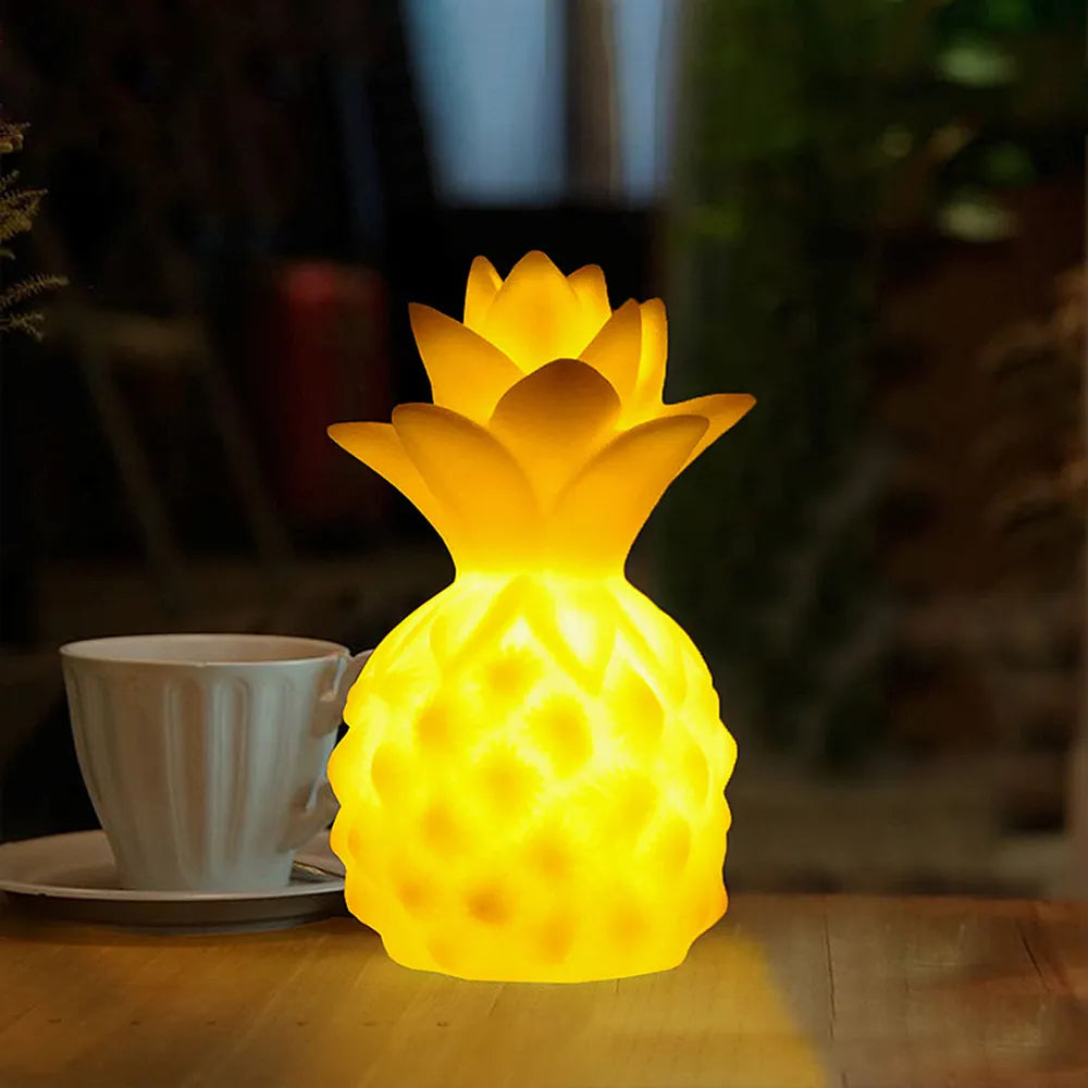 PINEAPPLE TABLE LAMP